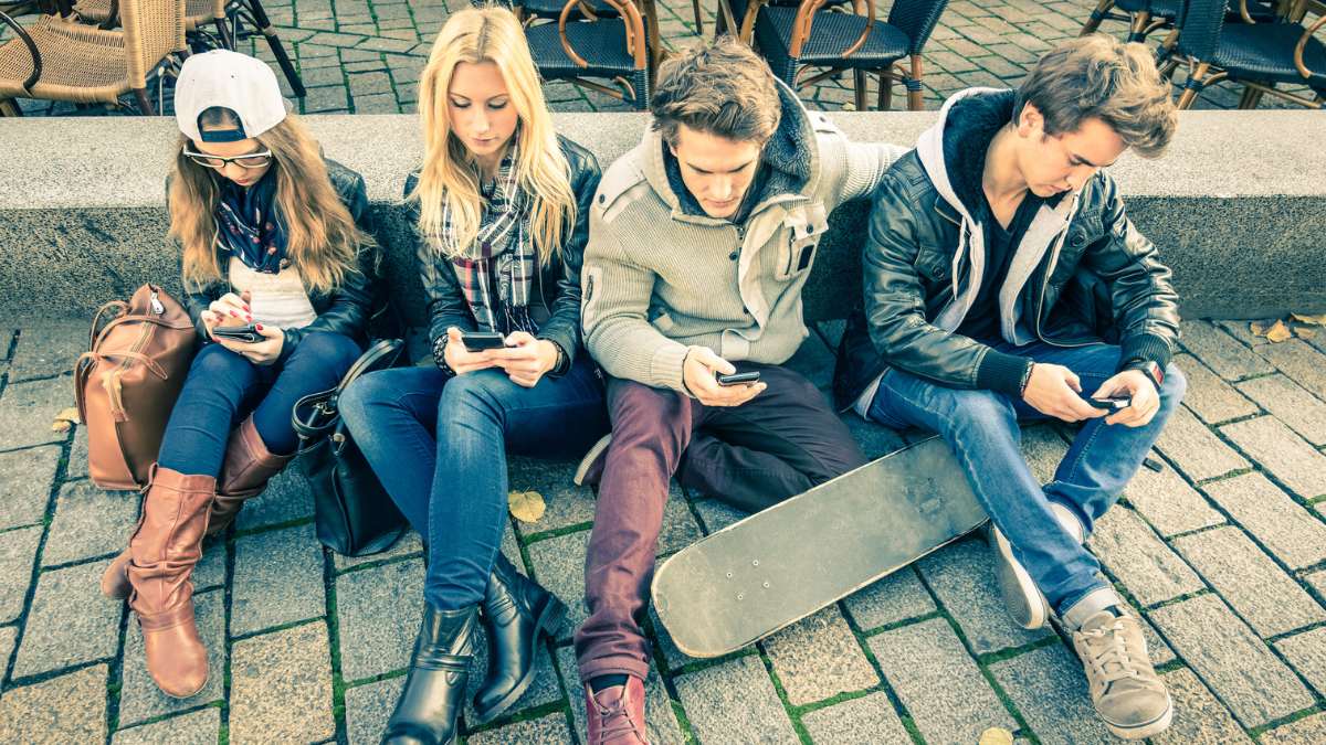 jeunes addict smartphone